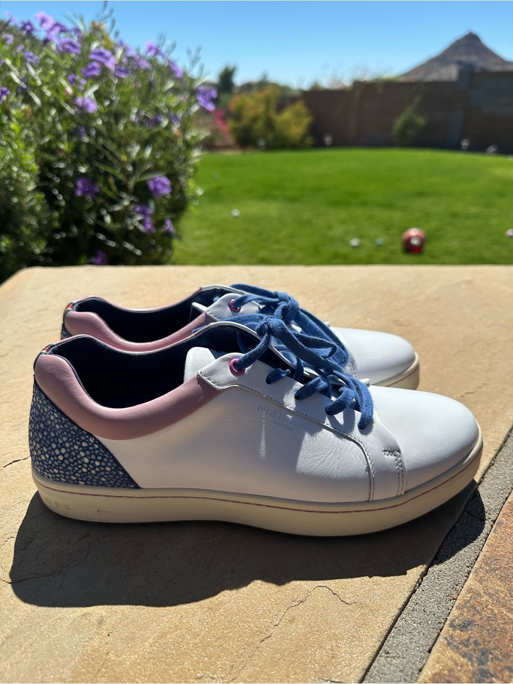 Royal Albartross Women’s Golf Shoes Spineless Leather White Womens Size 8/8.5